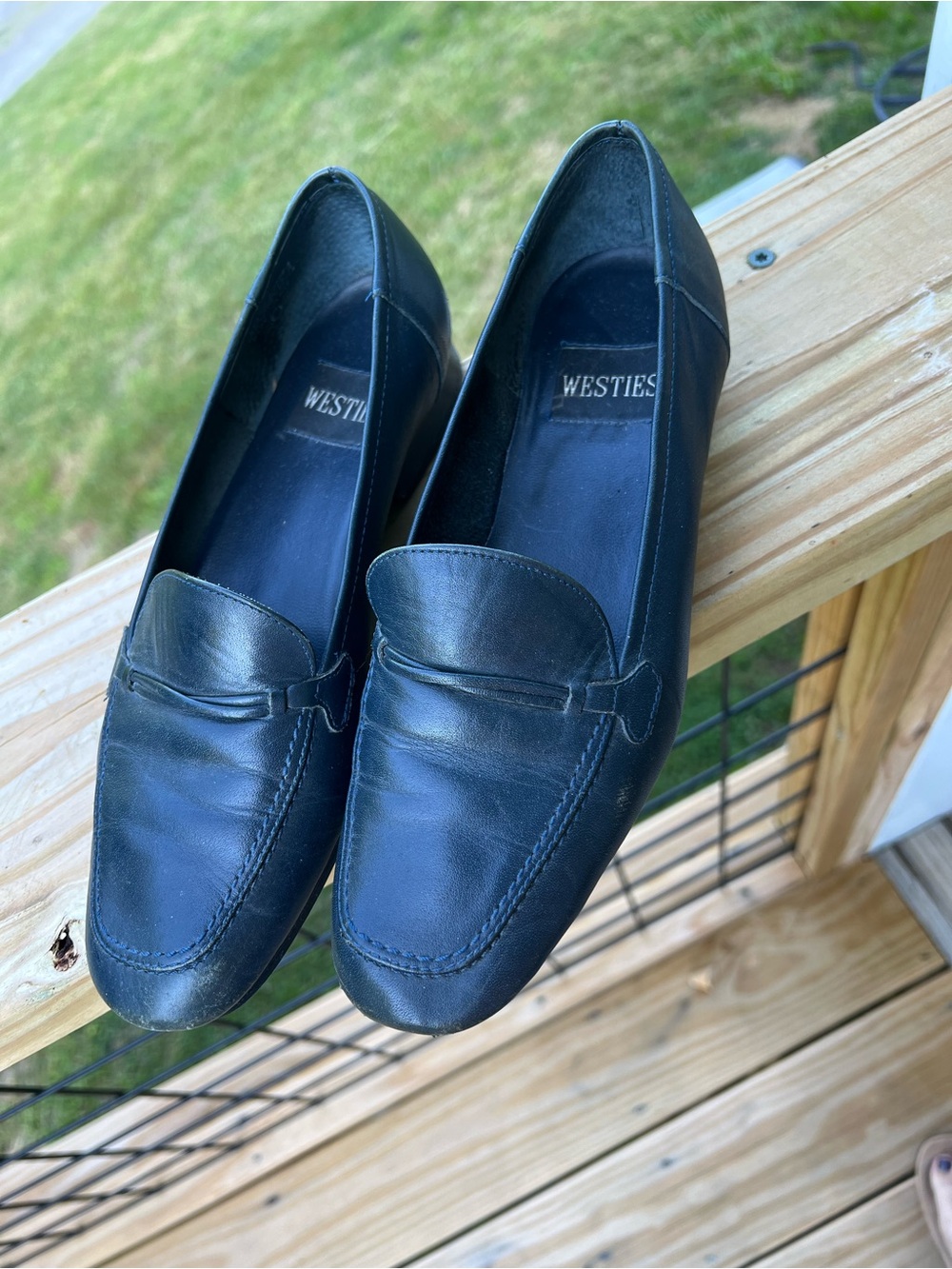 Westies Womens Navy Leather Loafers Almond Toe Low Block Heel With Non Slip 7‎